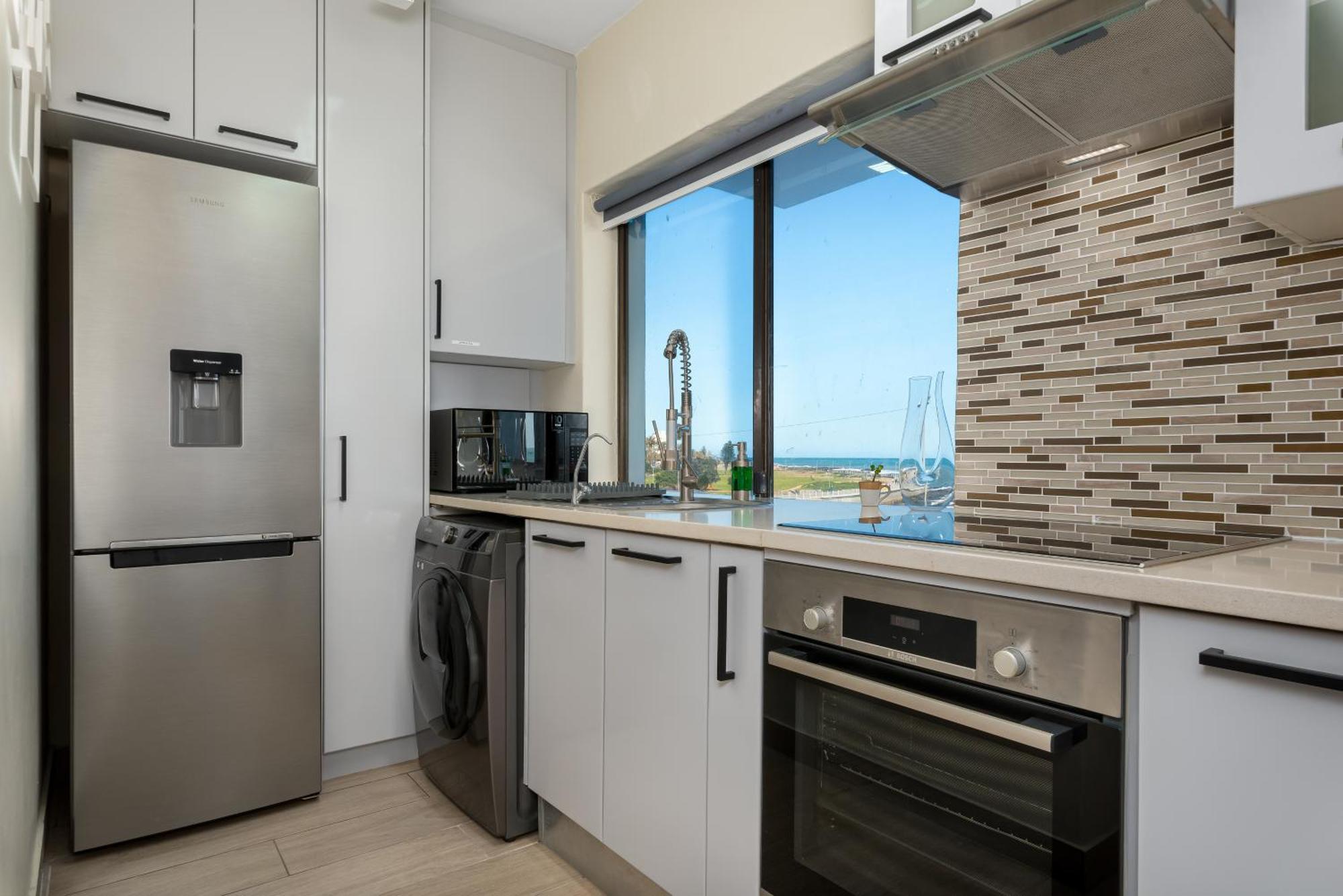 Stylish Mouille Point Flat With Sea Views Apartment